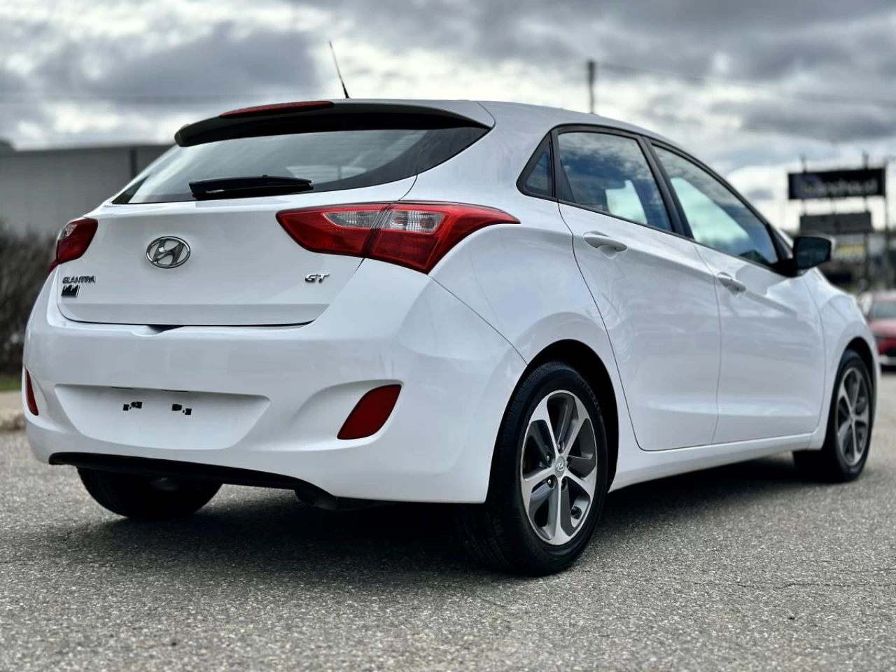 2016 Hyundai Elantra GT 5dr HB Man GLS Main Image