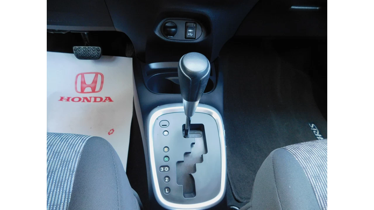 2015 Toyota Yaris LE/SE Image principale