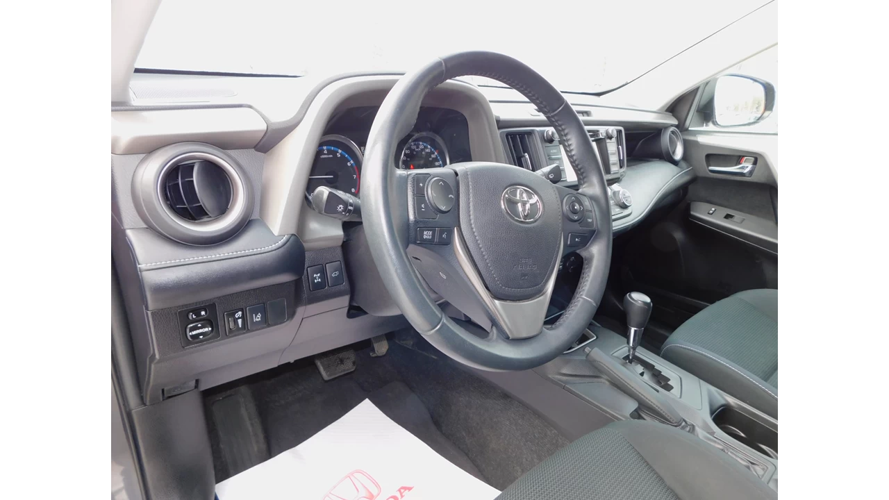 2017 Toyota RAV4 XLE Image principale