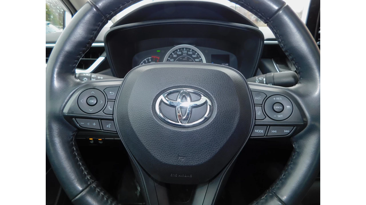 2021 Toyota Corolla LE Main Image