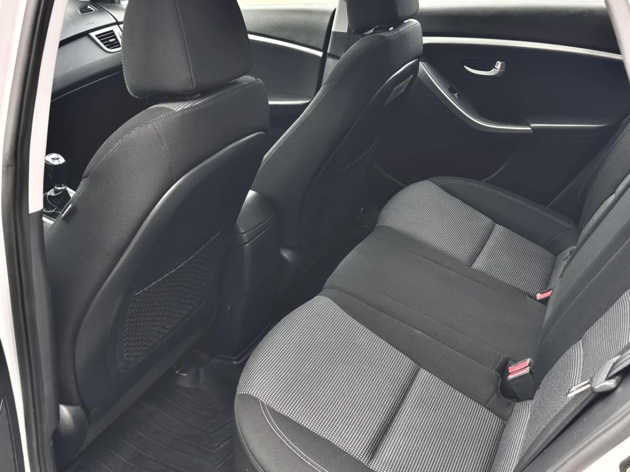 2016 Hyundai Elantra GT 5dr HB Man GLS Main Image