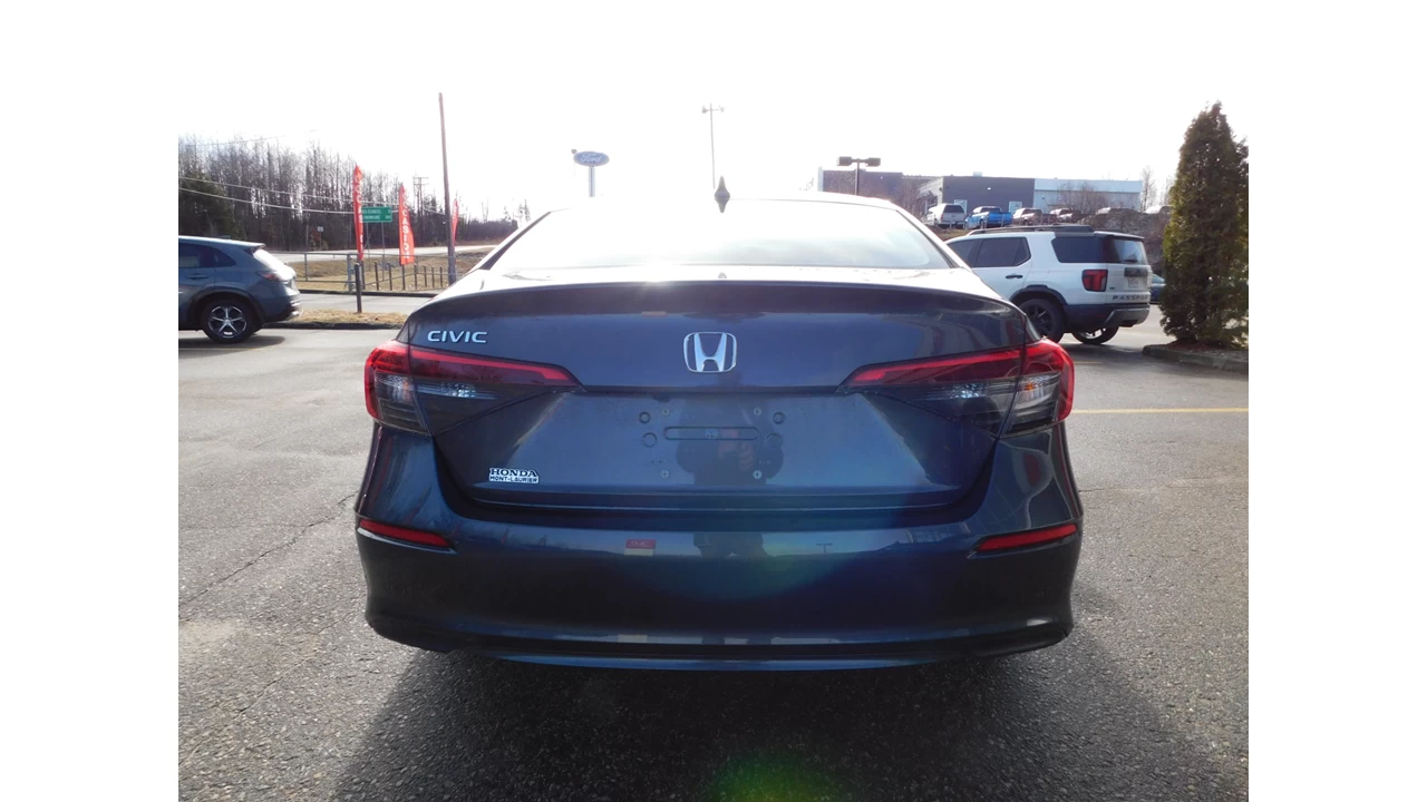 2024 Honda Civic LX-B Image principale