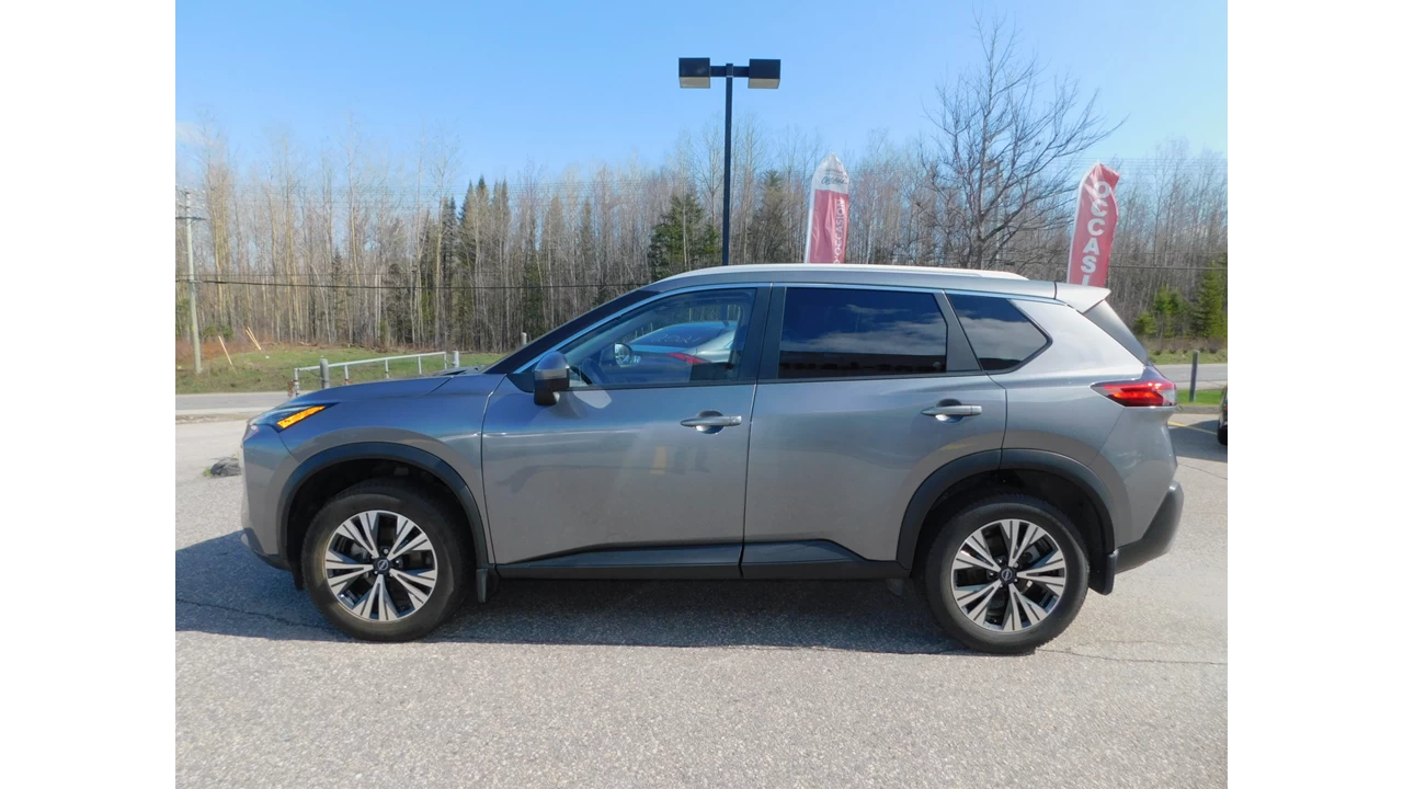 2022 Nissan Rogue SV Image principale