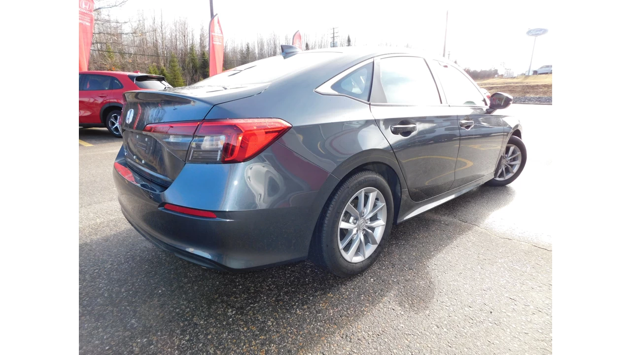2024 Honda Civic LX-B Image principale