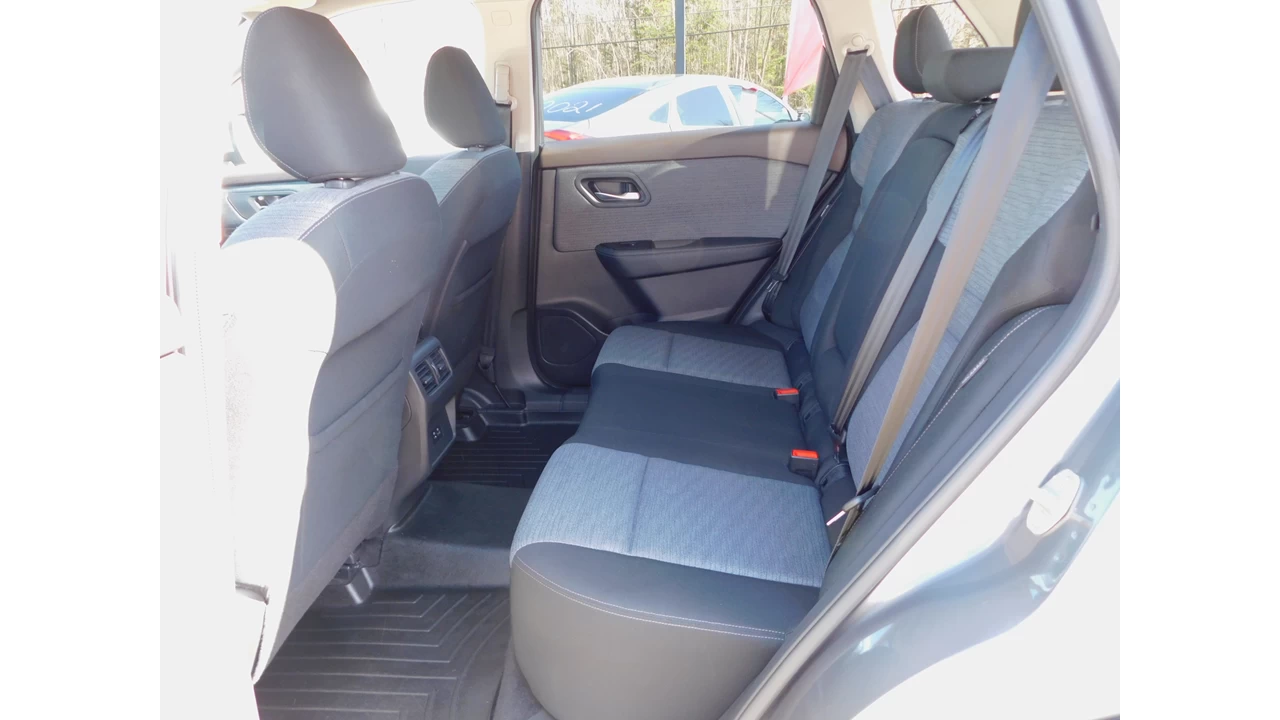 2022 Nissan Rogue SV Image principale