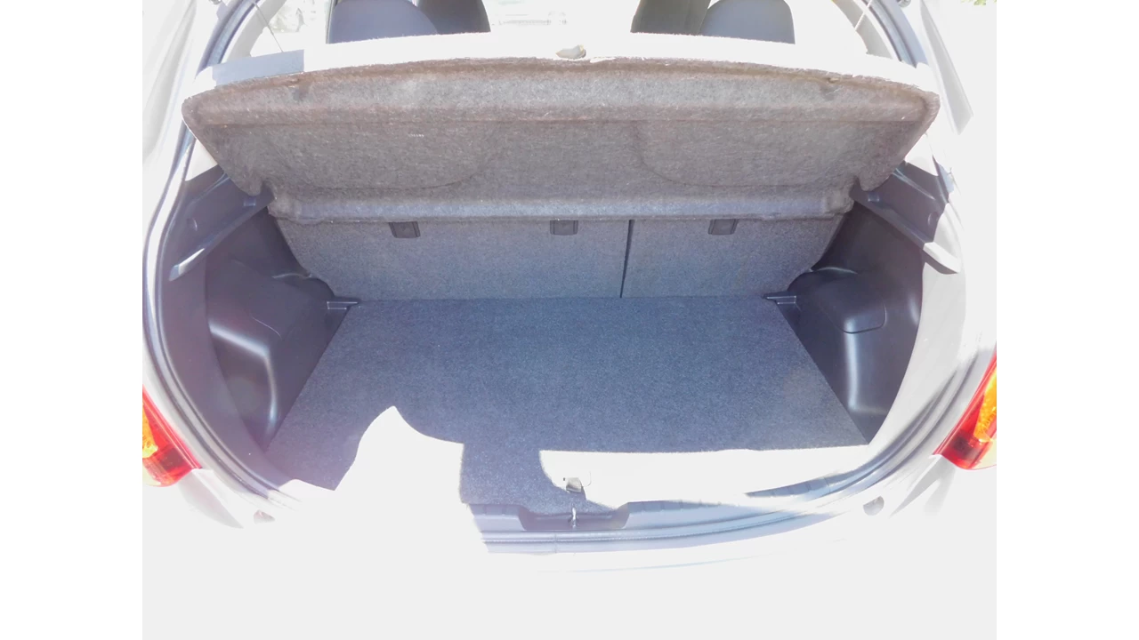 2015 Toyota Yaris LE/SE Image principale