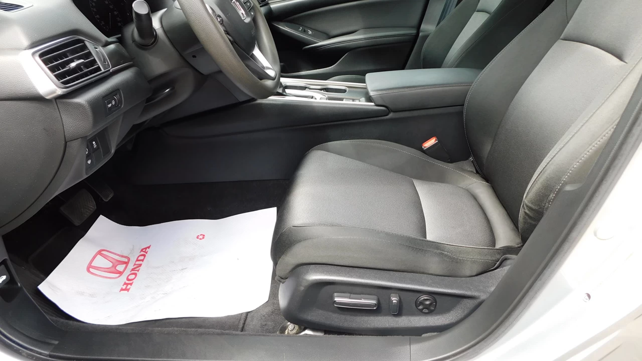2020 Honda Accord LX Image principale