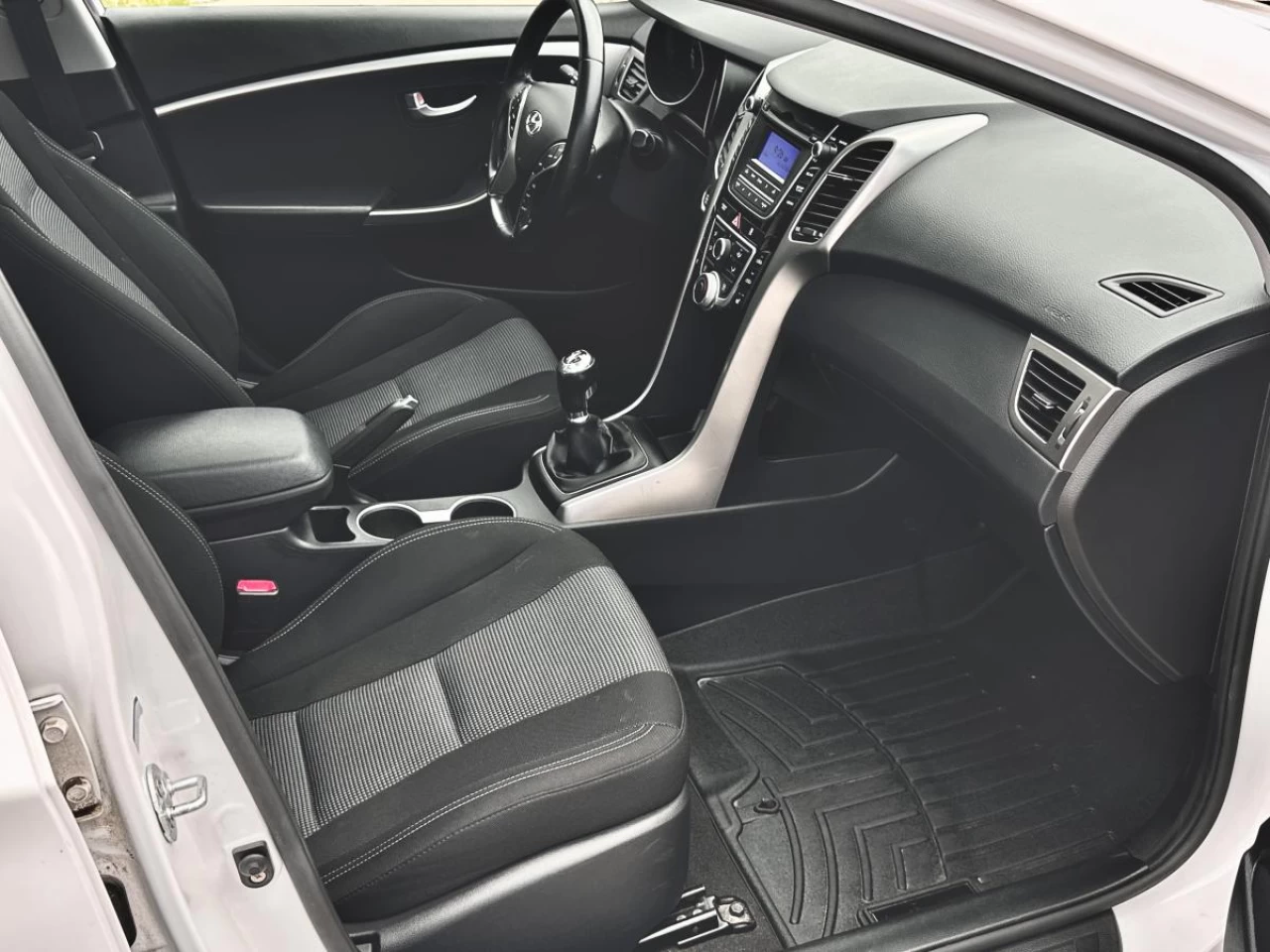 2016 Hyundai Elantra GT 5dr HB Man GLS Main Image