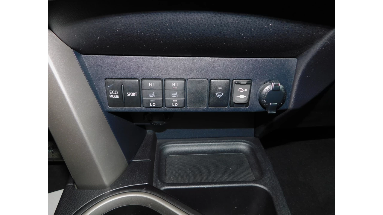 2017 Toyota RAV4 XLE Image principale