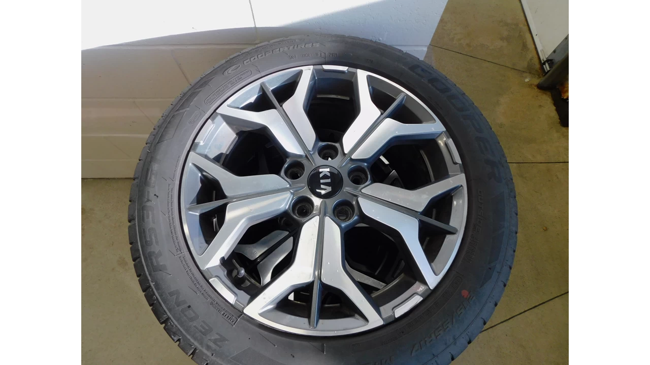 2021 Kia Seltos EX Main Image