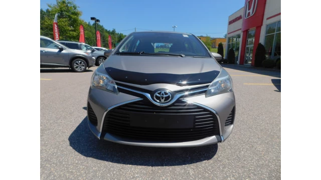 Toyota Yaris LE/SE 2015