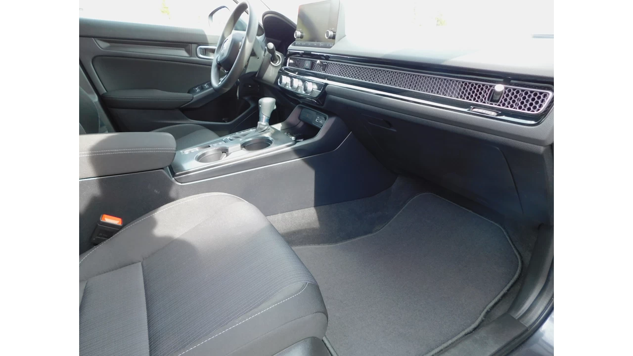 2024 Honda Civic LX-B Image principale