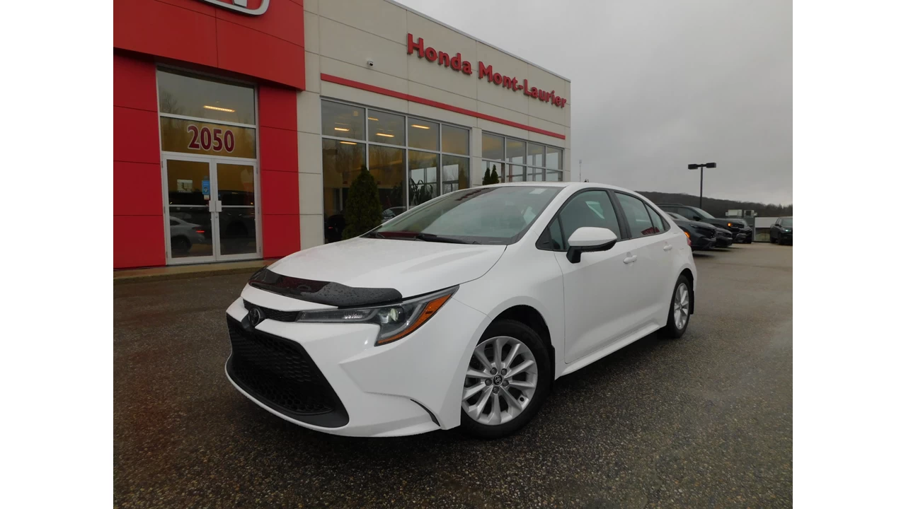 2021 Toyota Corolla LE Main Image