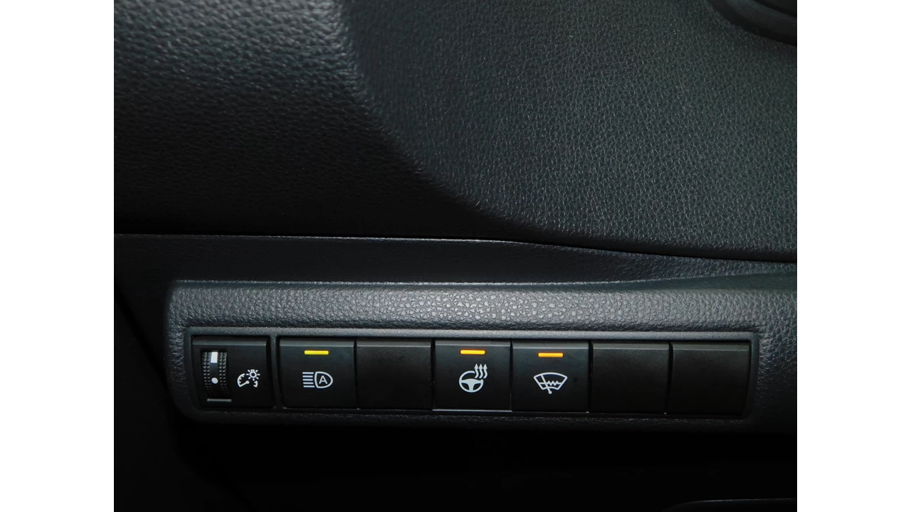 2021 Toyota Corolla LE Main Image