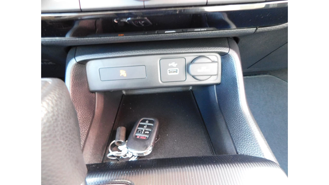 2024 Honda Civic LX-B Image principale