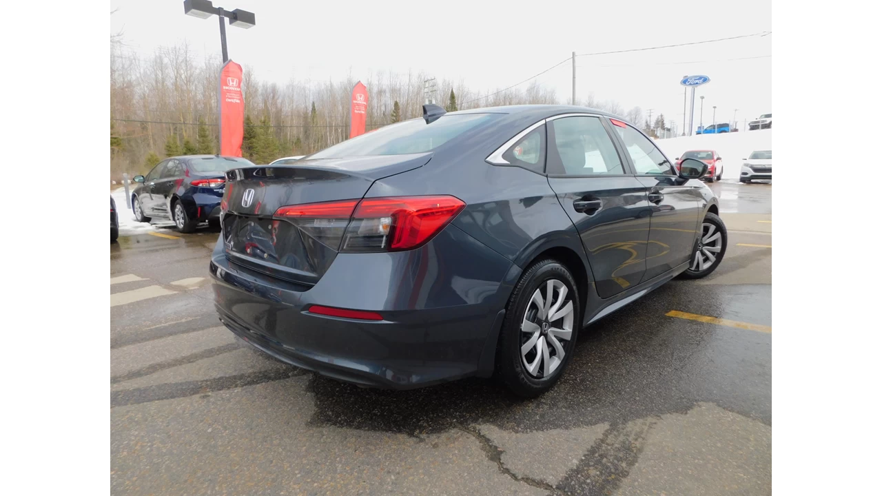 2024 Honda Civic LX-B Image principale