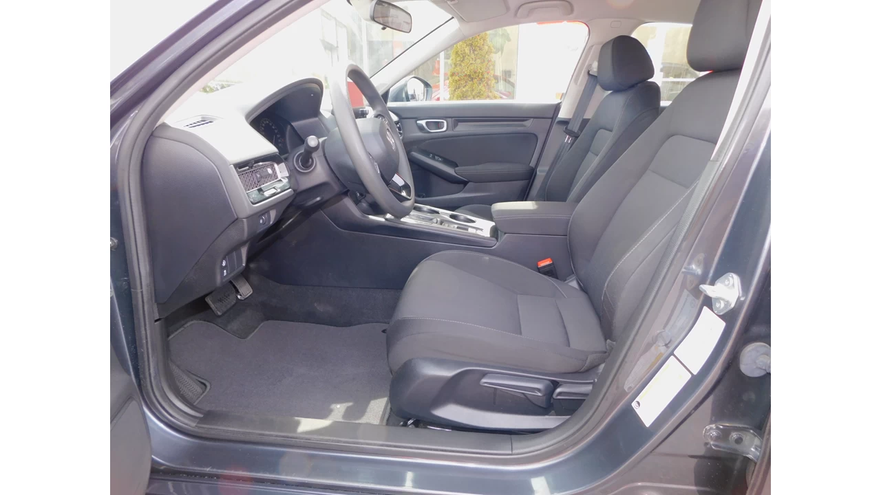 2024 Honda Civic LX-B Image principale