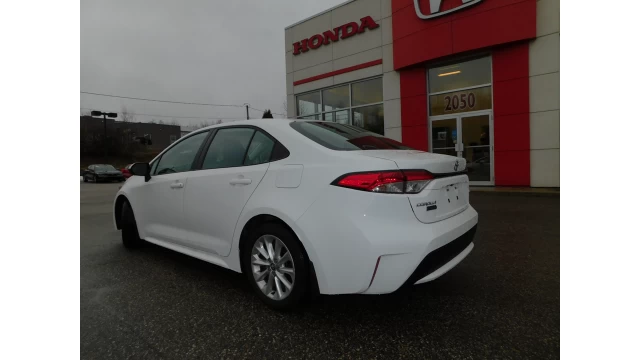 Toyota Corolla LE 2021