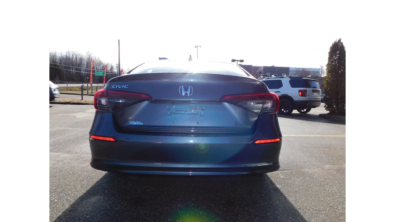 2024 Honda Civic LX-B Image principale